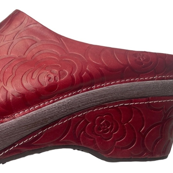 Spring Step L’Artiste Bande Women’s Red Leather Embossed Heeled Mules - Picture 5 of 10